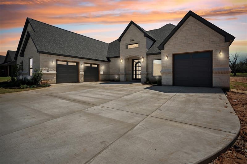 2409 Candlestick Drive, Granbury TX 76049