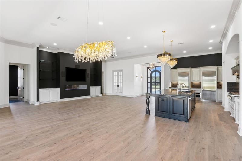 2409 Candlestick Drive, Granbury TX 76049 - Photo 8
