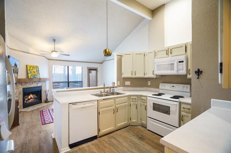 802 Blessing Creek Drive, Euless TX 76039 - Photo 12