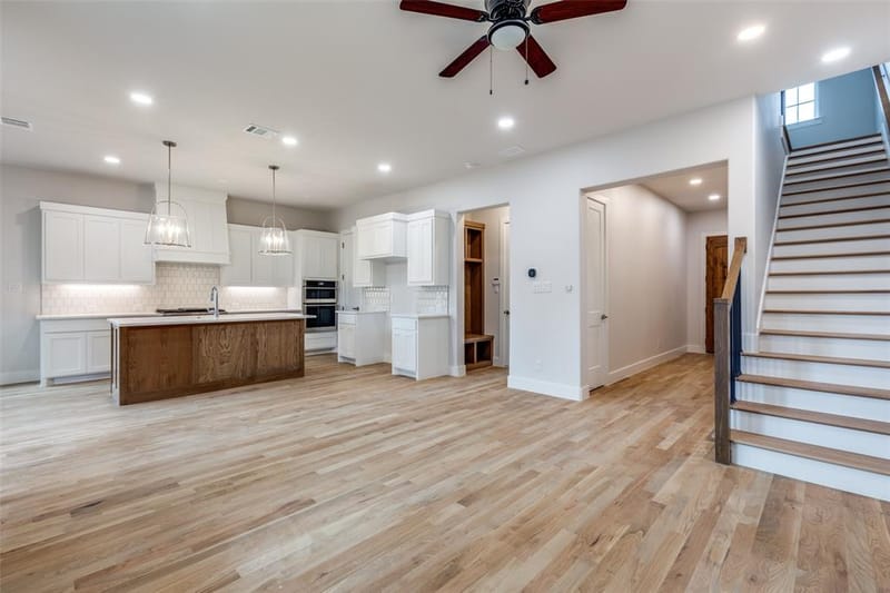 7106 Granada Place, Dallas TX 75223 - Photo 2