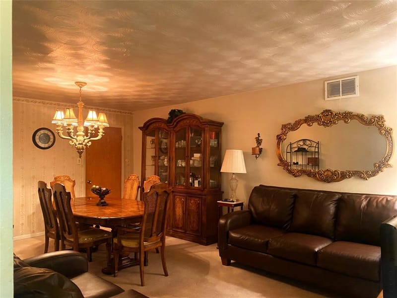 1136 E Five Mile Parkway, Dallas TX 75216 - Photo 6