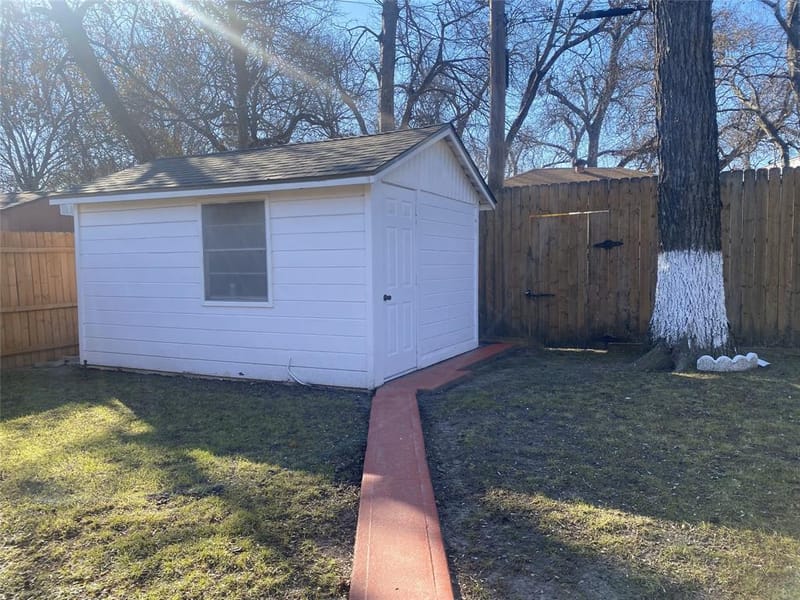 1136 E Five Mile Parkway, Dallas TX 75216 - Photo 22
