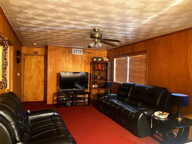 1136 E Five Mile Parkway, Dallas TX 75216 - Photo 9