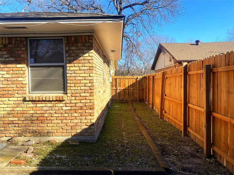 1136 E Five Mile Parkway, Dallas TX 75216 - Photo 24