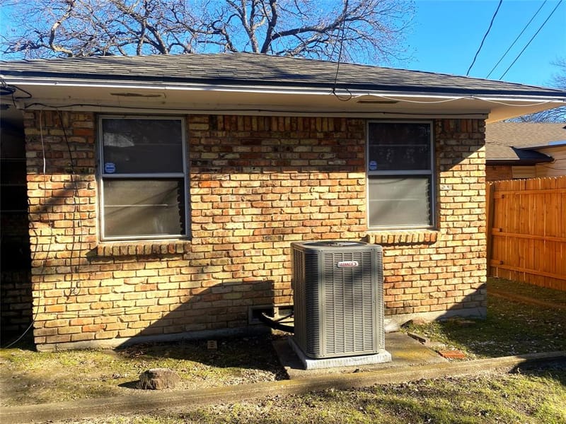 1136 E Five Mile Parkway, Dallas TX 75216 - Photo 25