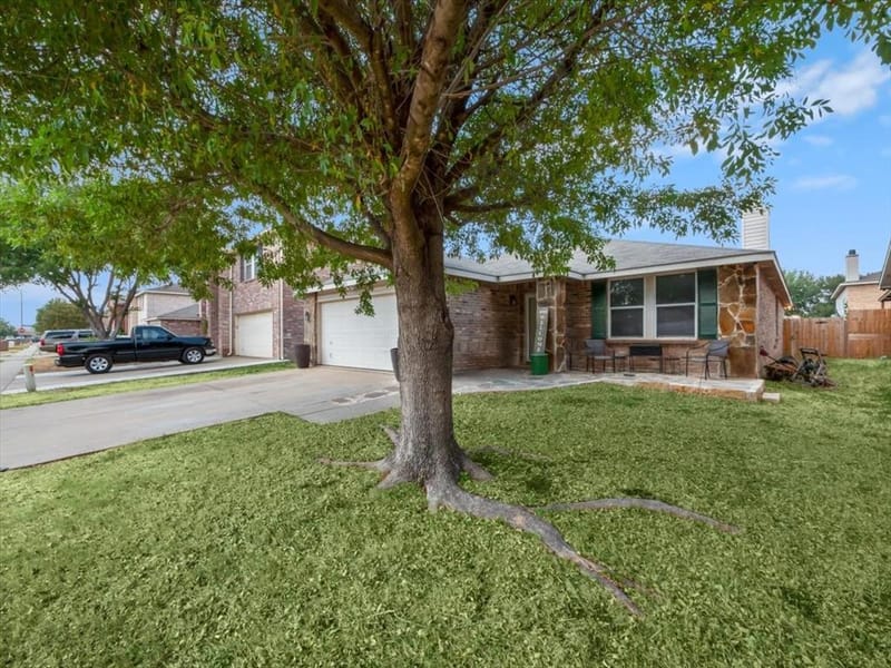 3916 Irish Setter Drive, Fort Worth TX 76123 - Photo 2