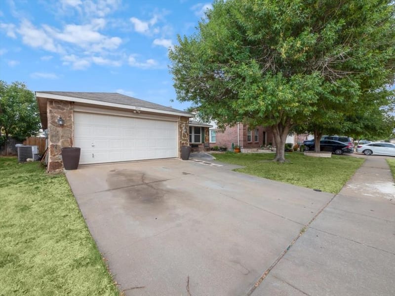 3916 Irish Setter Drive, Fort Worth TX 76123 - Photo 3