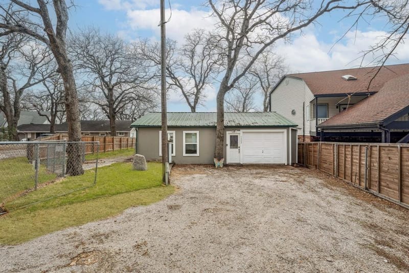 1662 Rogers Road, Newark TX 76071 - Photo 32