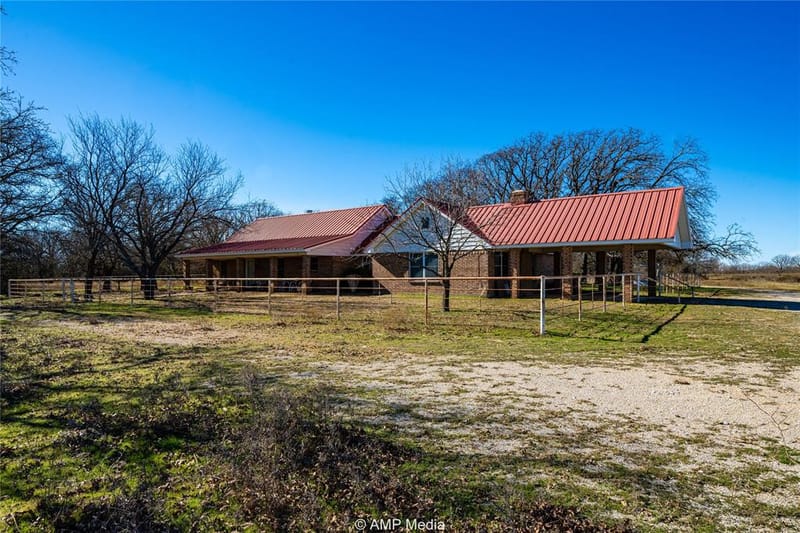 1992 Sand Flat Road, Jacksboro TX 76458 - Photo 22