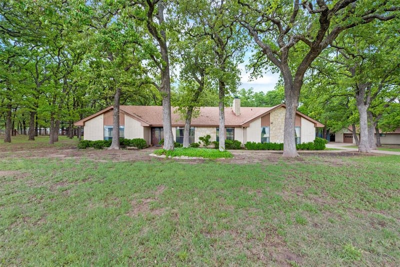 460 J E Woody Road, Springtown TX 76082