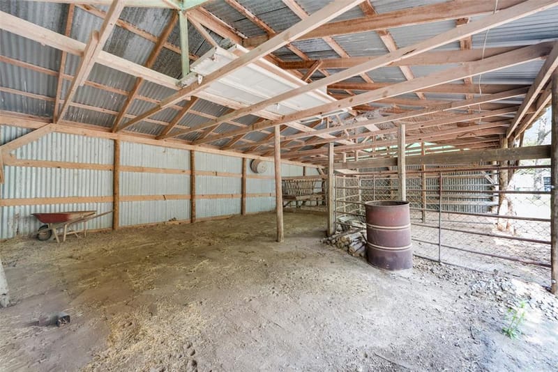 460 J E Woody Road, Springtown TX 76082 - Photo 20