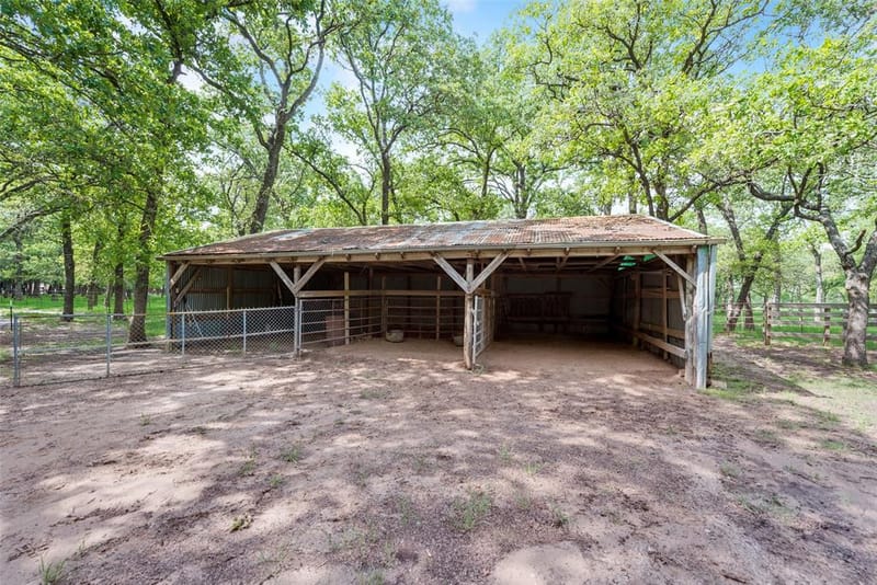 460 J E Woody Road, Springtown TX 76082 - Photo 19