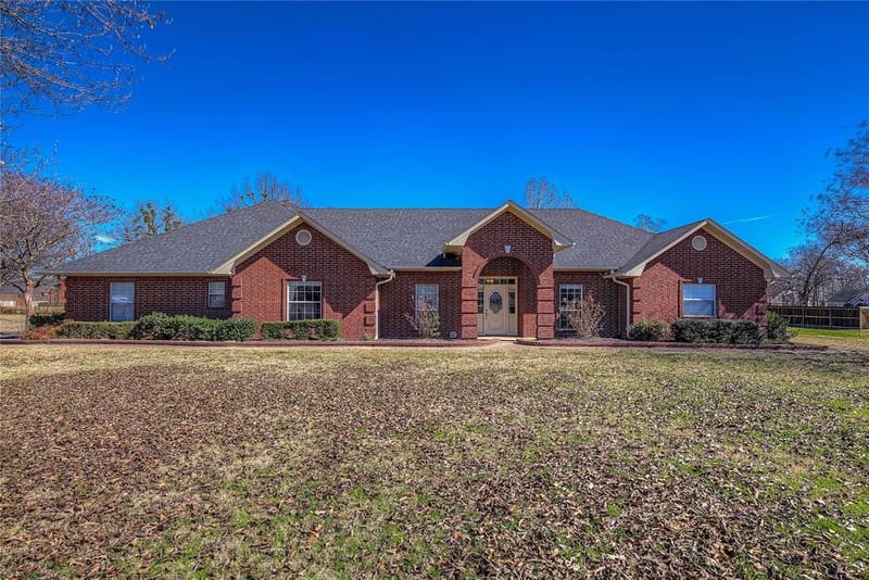 302 Briarwood Lane, Sulphur Springs TX 75482