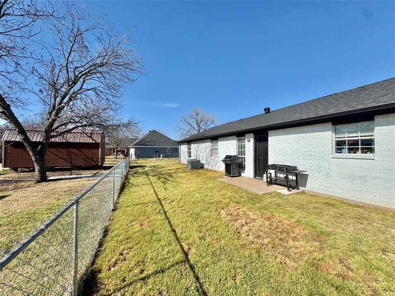 704 Shady Grove Court, Granbury TX 76049 - Photo 21