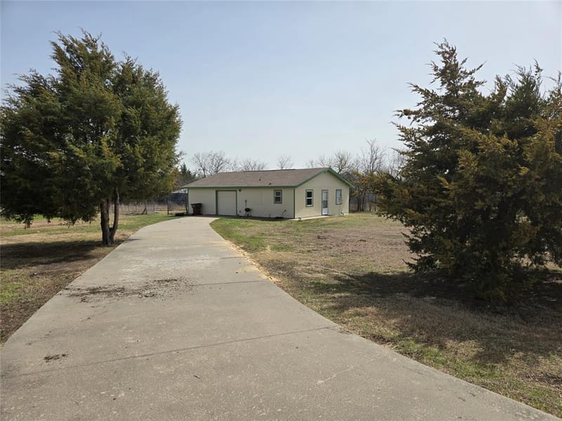1001 N Atkins Drive, Celeste TX 75423 - Photo 2