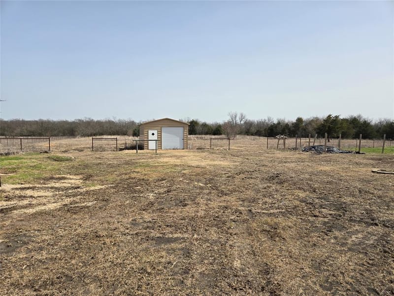 1001 N Atkins Drive, Celeste TX 75423 - Photo 17