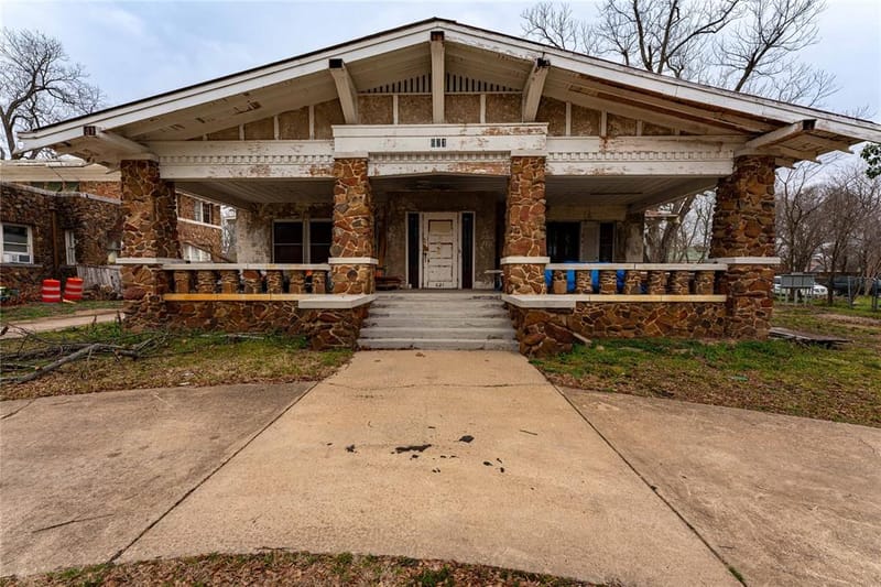 621 S Main Street, Paris TX 75460