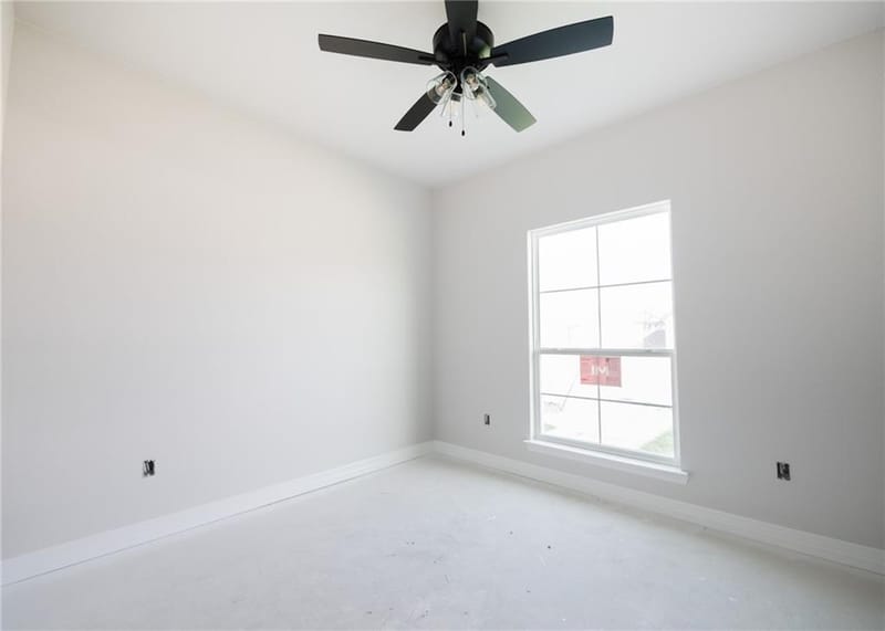 816 Secretariat Drive, Hewitt TX 76643 - Photo 6