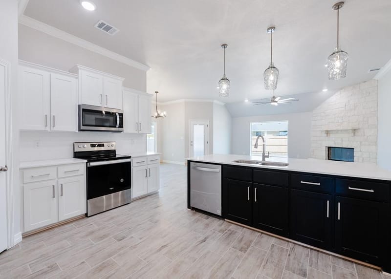 809 Sunnys Halo Drive, Hewitt TX 76643 - Photo 8