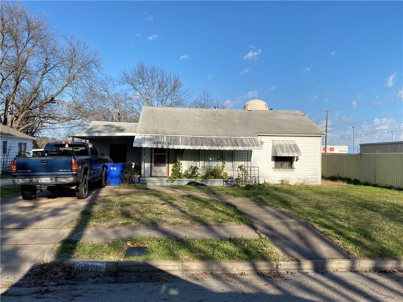 3825 N 20th, Waco TX 76708