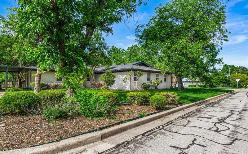 2300 Starr Drive, Waco TX 76710 - Photo 34