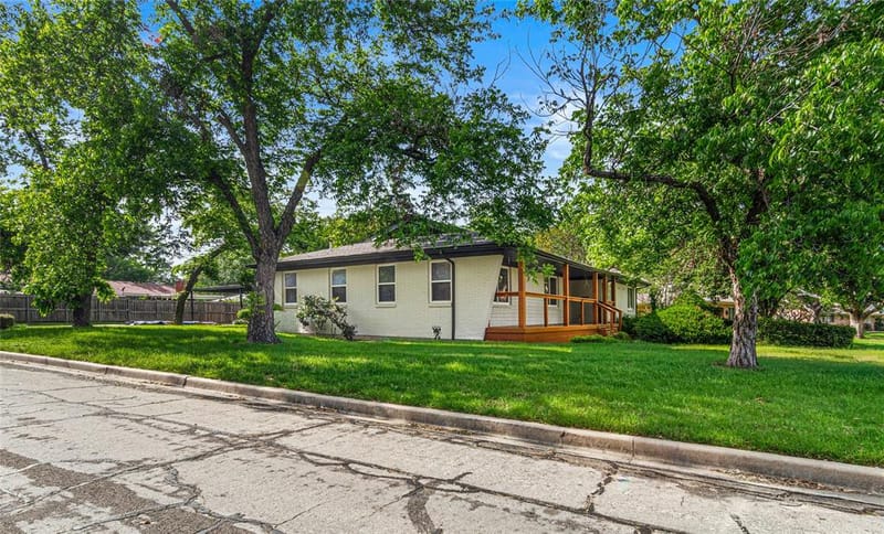 2300 Starr Drive, Waco TX 76710 - Photo 35