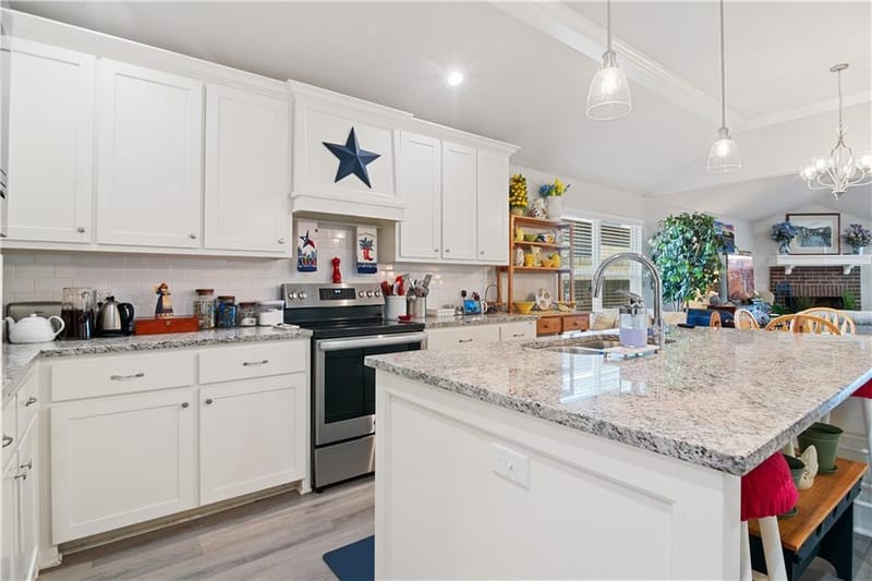 422 Travis Drive, McGregor TX 76657 - Photo 6