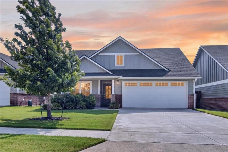 422 Travis Drive, McGregor TX 76657