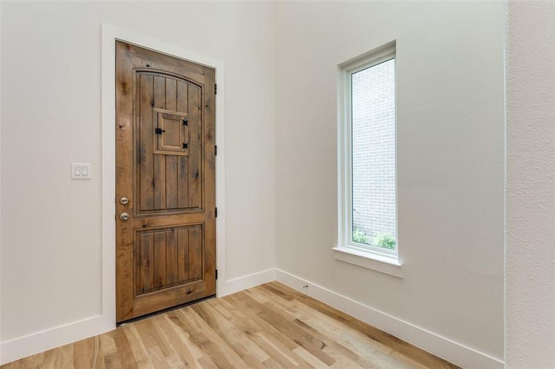 7118 Granada Place, Dallas TX 75223 - Photo 2