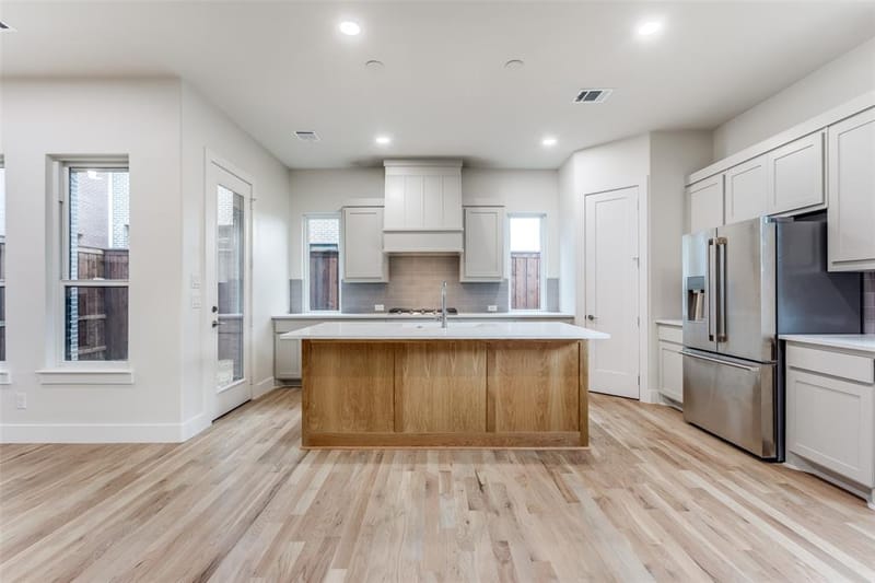 7118 Granada Place, Dallas TX 75223 - Photo 10
