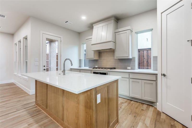 7118 Granada Place, Dallas TX 75223 - Photo 8