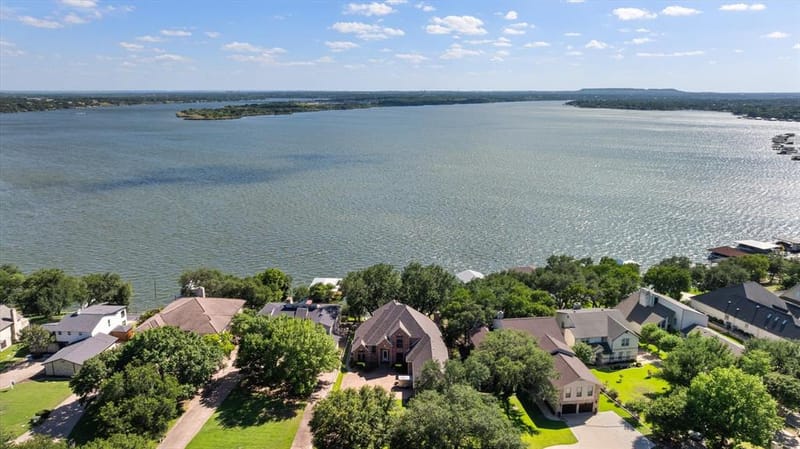 5202 Comanche Vista Trail, Granbury TX 76049