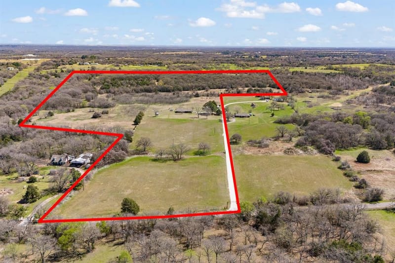 1133 County Road 426, Cleburne TX 76031 - Photo 2