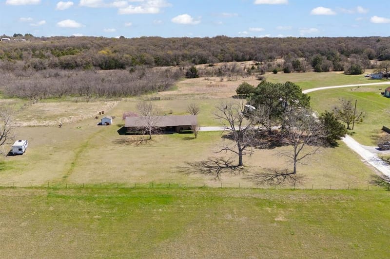 1133 County Road 426, Cleburne TX 76031 - Photo 9