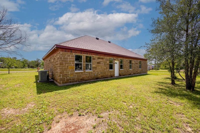3024 Red Oak Drive, Granbury TX 76048 - Photo 6