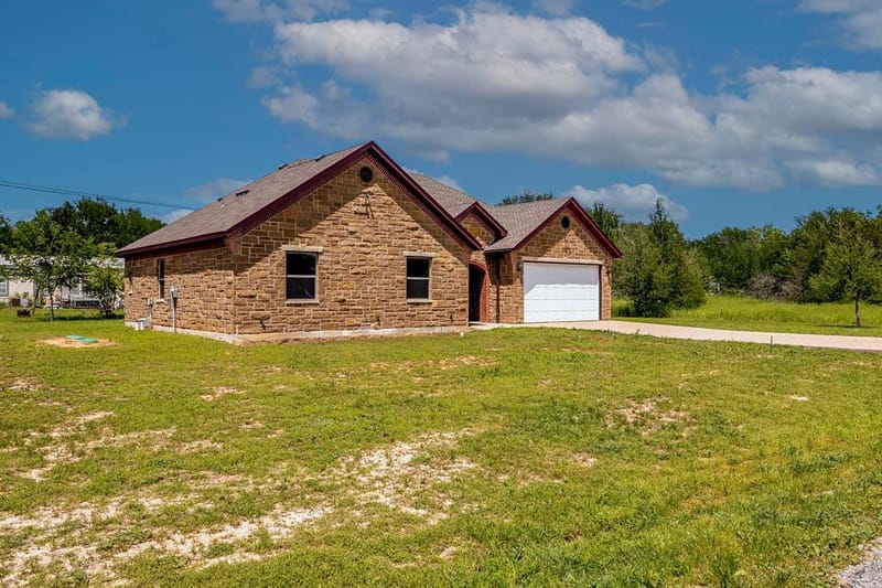 3024 Red Oak Drive, Granbury TX 76048 - Photo 3