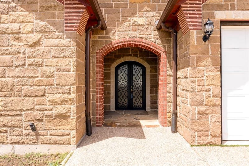 3024 Red Oak Drive, Granbury TX 76048