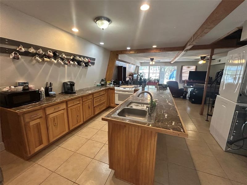 1015 Comanche Cove Drive, Granbury TX 76048 - Photo 13