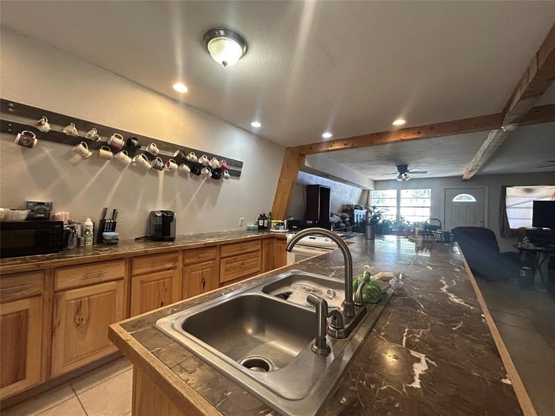 1015 Comanche Cove Drive, Granbury TX 76048 - Photo 14