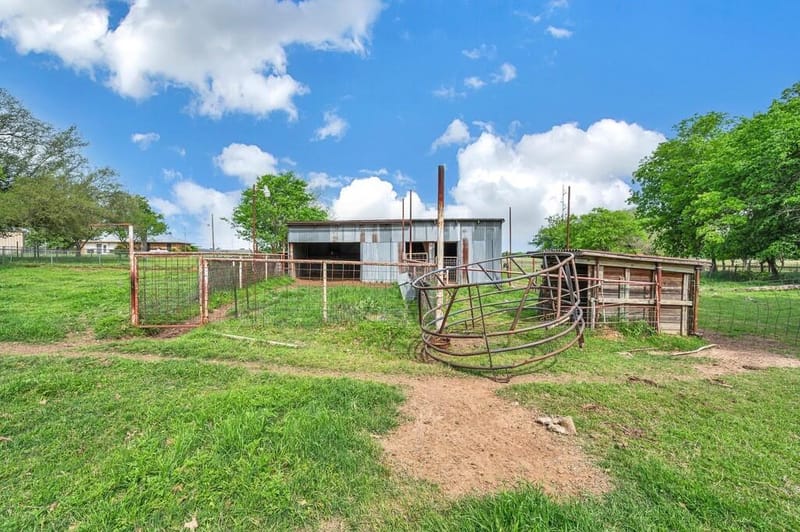 112 Hcr 2117, Whitney TX 76692 - Photo 27