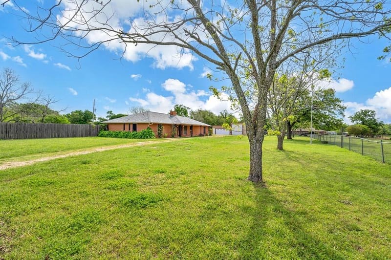 112 Hcr 2117, Whitney TX 76692 - Photo 33
