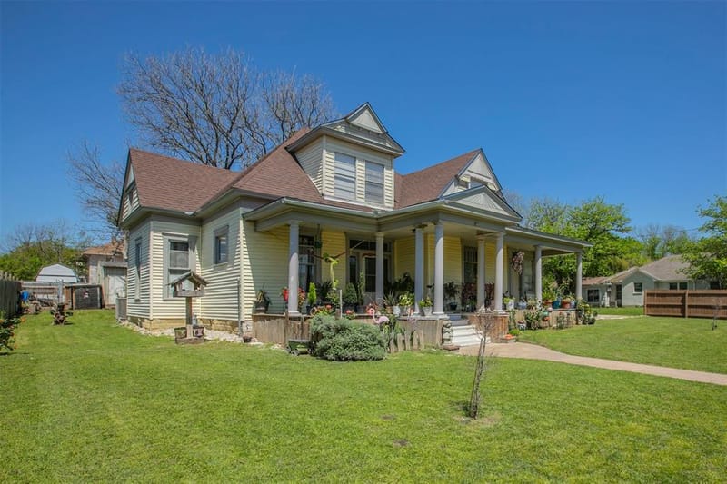 717 Park Drive, Hillsboro TX 76645 - Photo 2