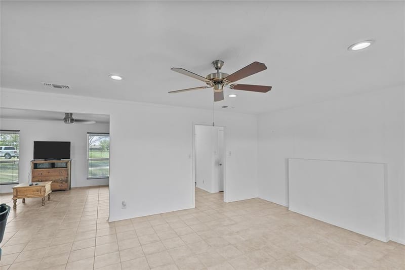 9518 County Road 913, Godley TX 76044 - Photo 7