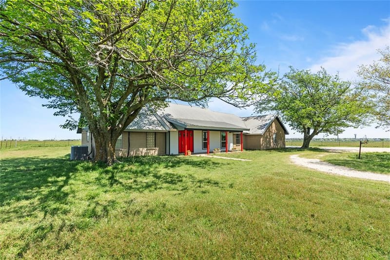 9518 County Road 913, Godley TX 76044 - Photo 3