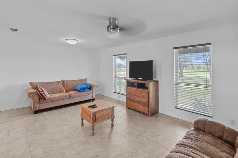 9518 County Road 913, Godley TX 76044 - Photo 9