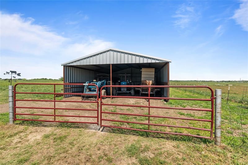 9518 County Road 913, Godley TX 76044 - Photo 30
