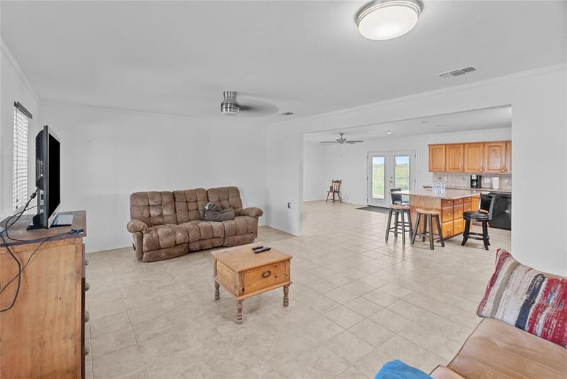 9518 County Road 913, Godley TX 76044 - Photo 10