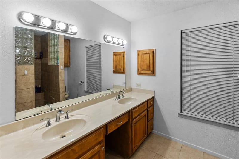 9518 County Road 913, Godley TX 76044 - Photo 14
