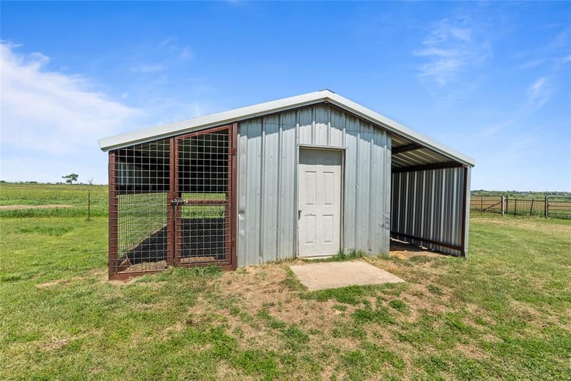 9518 County Road 913, Godley TX 76044 - Photo 29