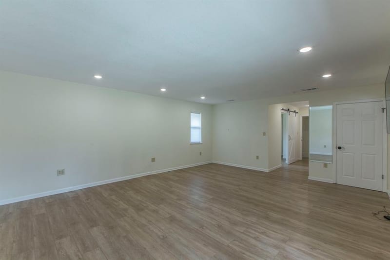 14007 Harbor Drive, Woodway TX 76712 - Photo 9